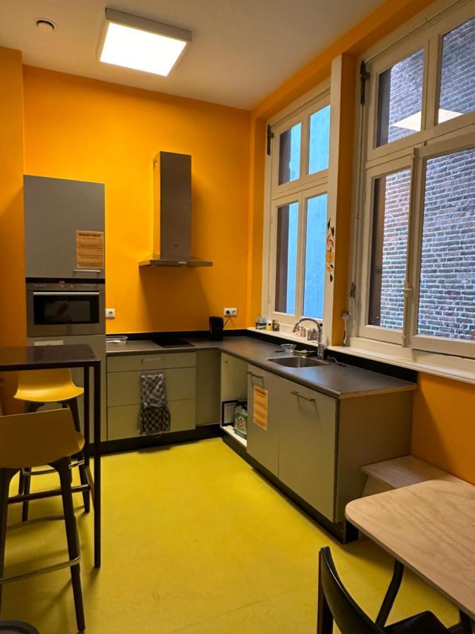 Hostel & Bar De Basis Зволе Екстериор снимка