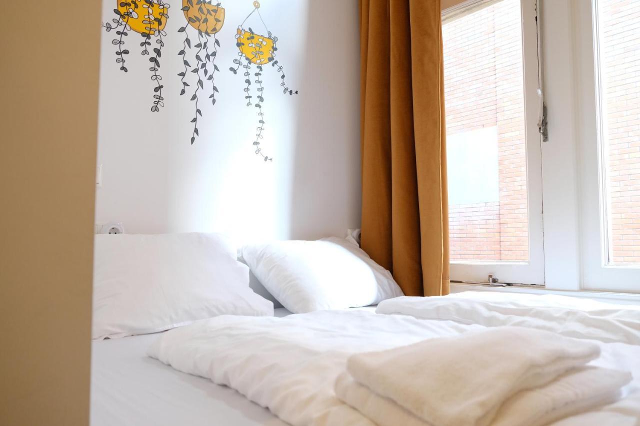 Hostel & Bar De Basis Зволе Екстериор снимка