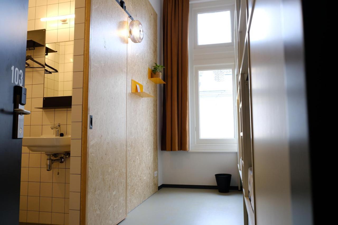Hostel & Bar De Basis Зволе Екстериор снимка