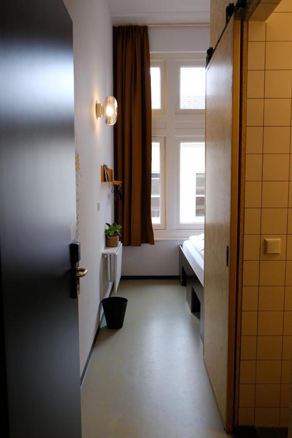 Hostel & Bar De Basis Зволе Екстериор снимка
