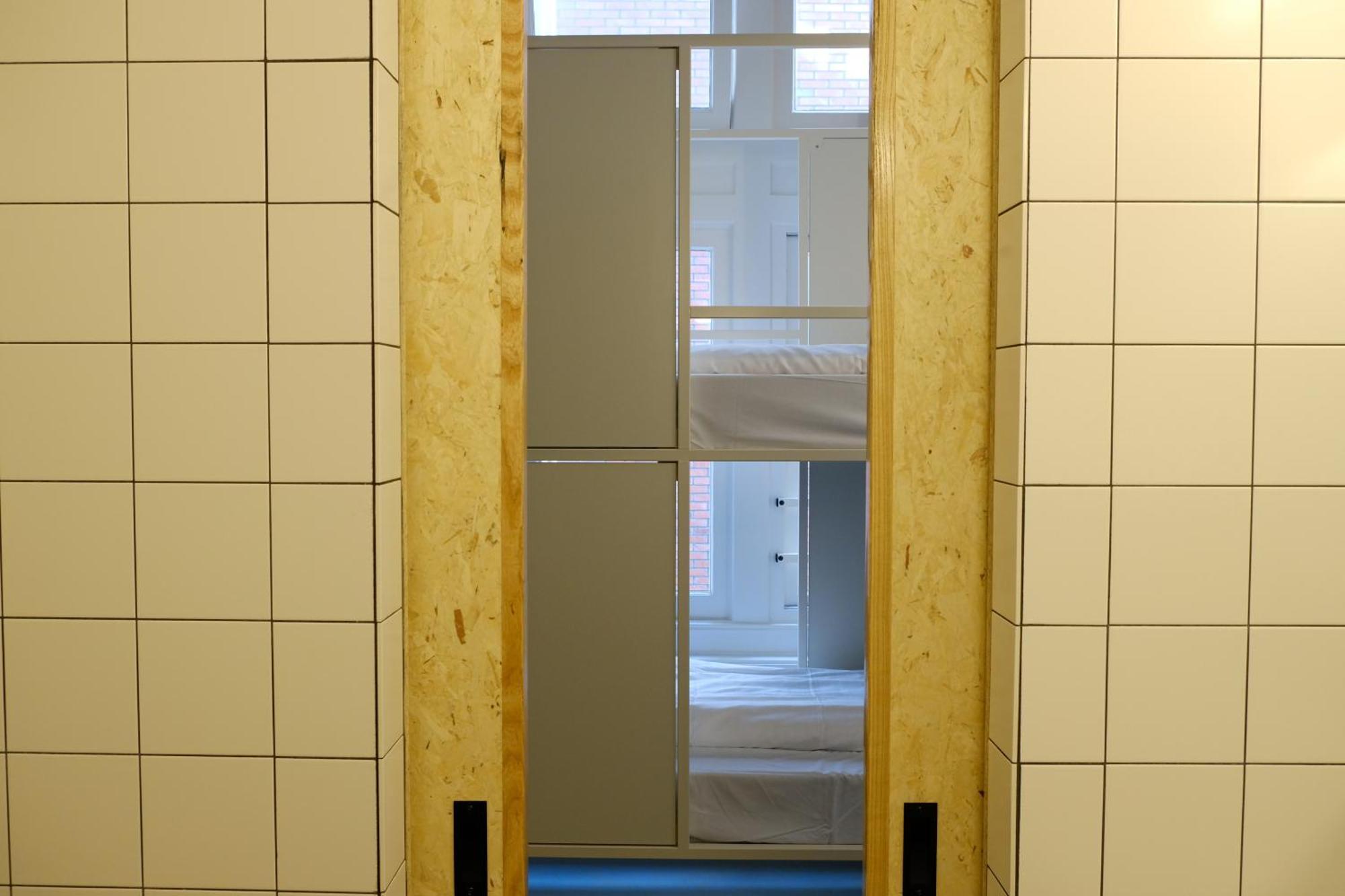 Hostel & Bar De Basis Зволе Екстериор снимка