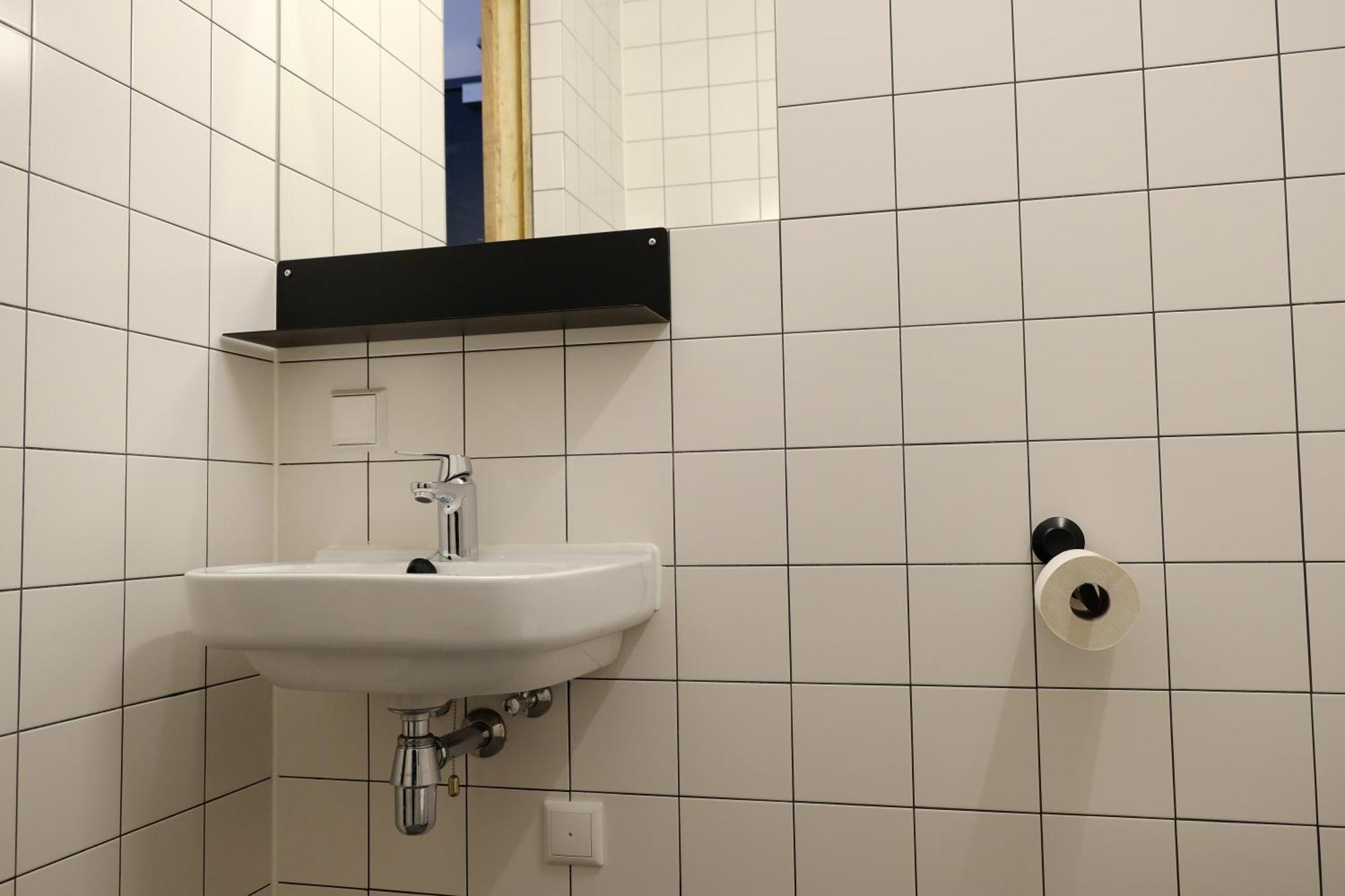 Hostel & Bar De Basis Зволе Екстериор снимка
